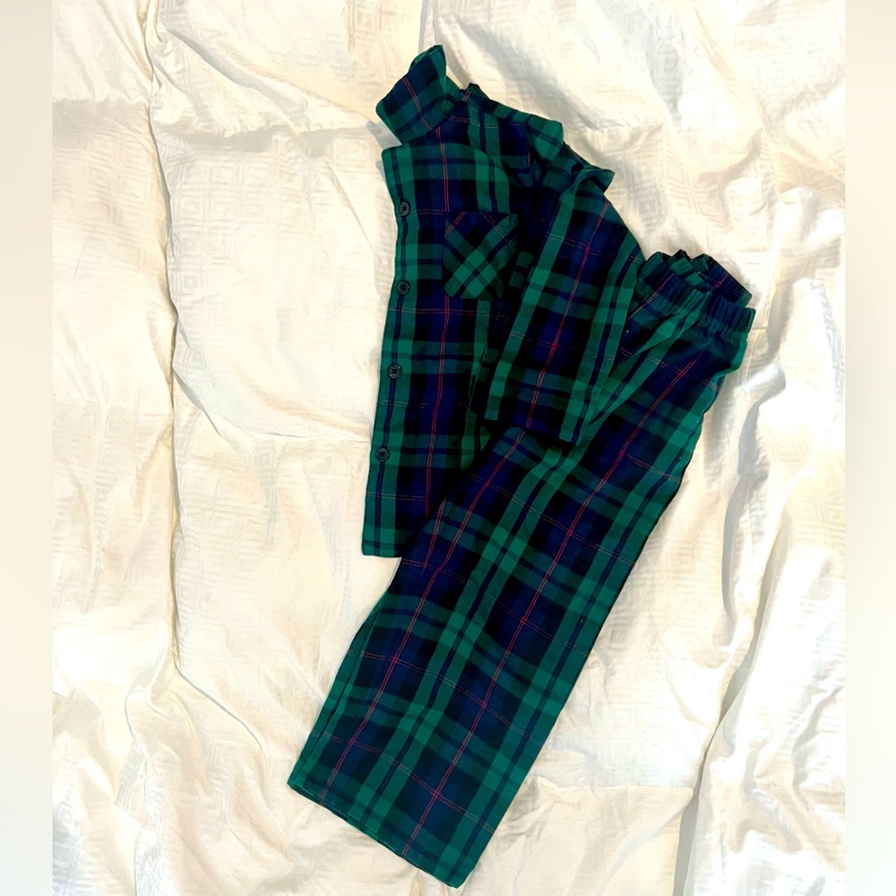 Old Navy size 4T holiday pjs